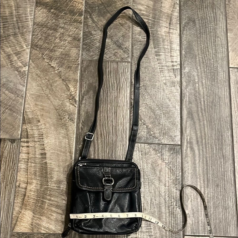 Fossil Black Crossbody Bag with Adjustable Strap and Flap Closure